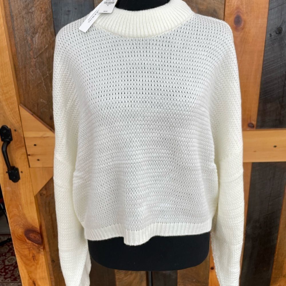 Nwt Express white knit crop sweater, boxy oversized fit with drop sleeves, sz XL